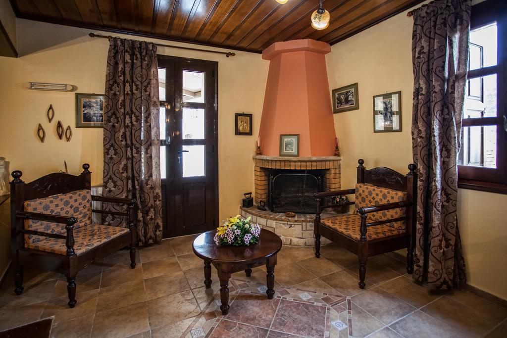 Villa Erontas Aryiroúpolis Esterno foto