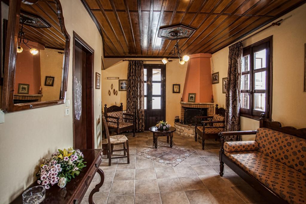 Villa Erontas Aryiroúpolis Esterno foto